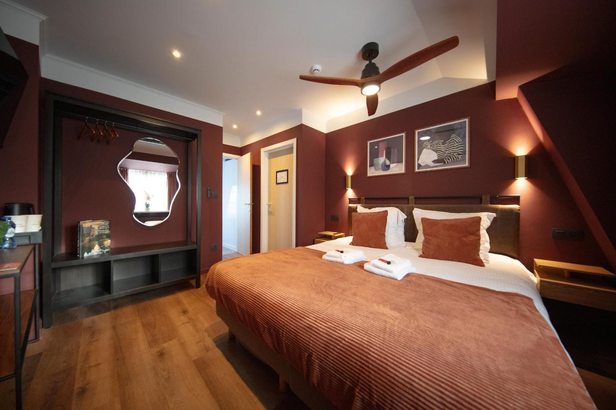 Gillis Eight By Romy&Travis Hotel บรูจส์ ภายนอก รูปภาพ