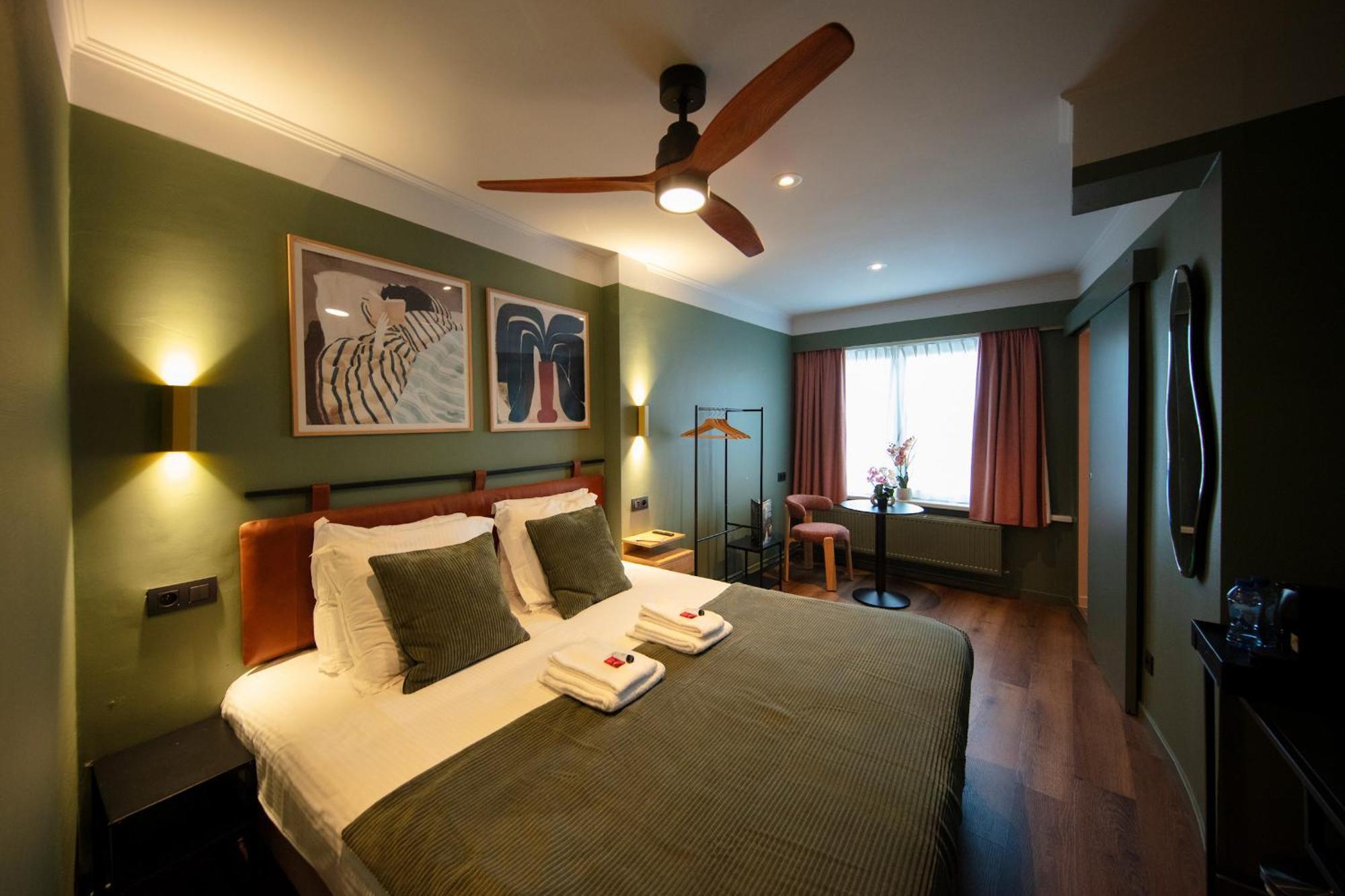 Gillis Eight By Romy&Travis Hotel บรูจส์ ภายนอก รูปภาพ